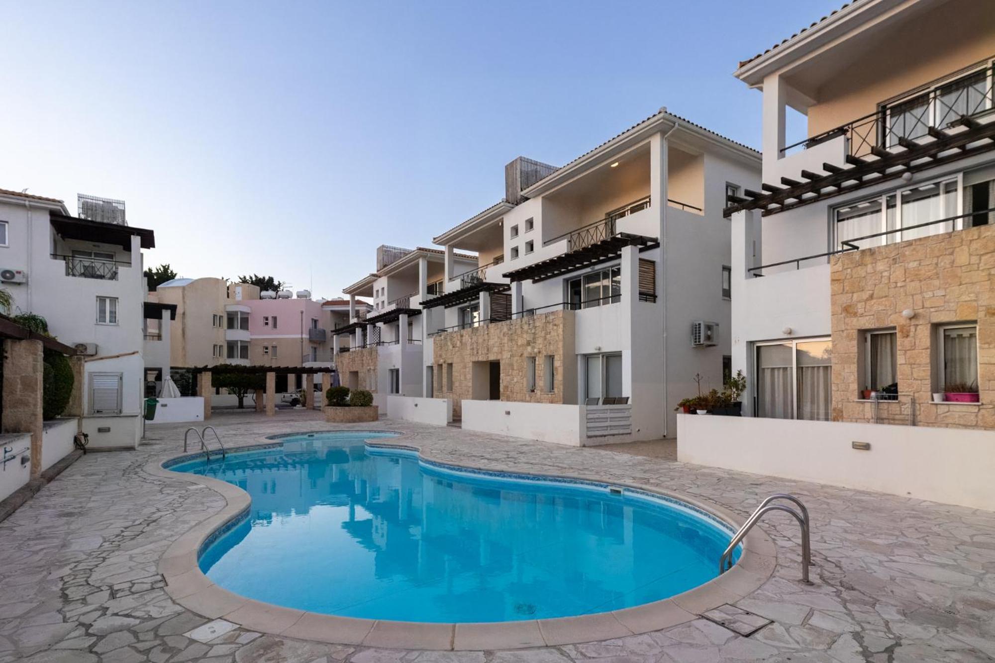 Nefeli Blue-Horizon 2B, Pool, Suites, Big Balconies Paphos Extérieur photo
