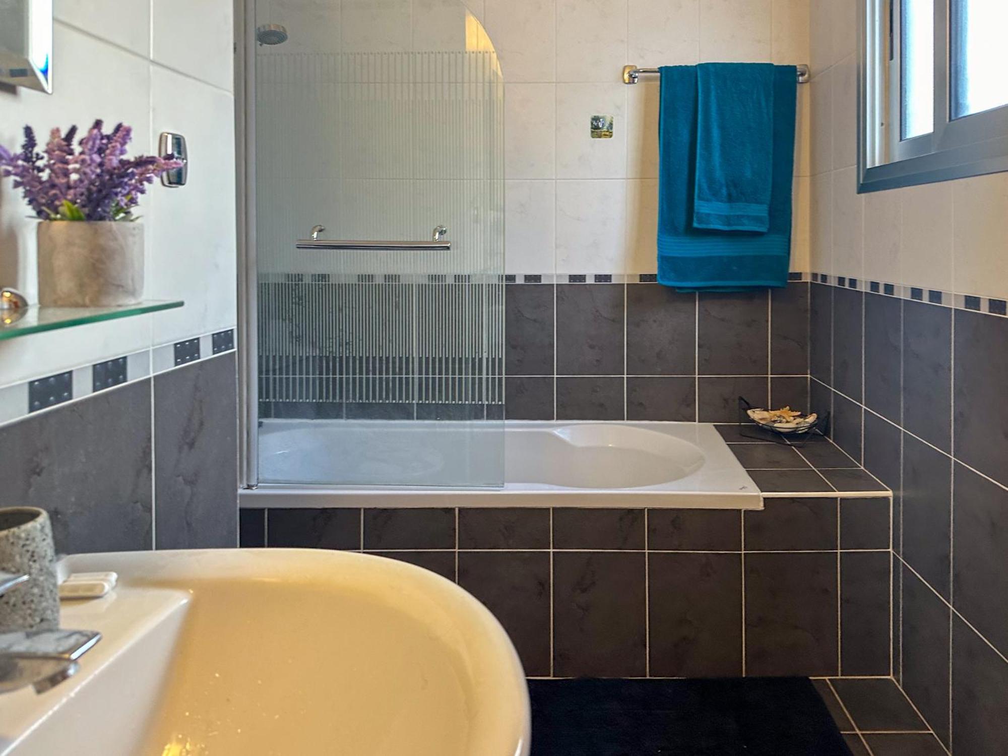 Nefeli Blue-Horizon 2B, Pool, Suites, Big Balconies Paphos Extérieur photo